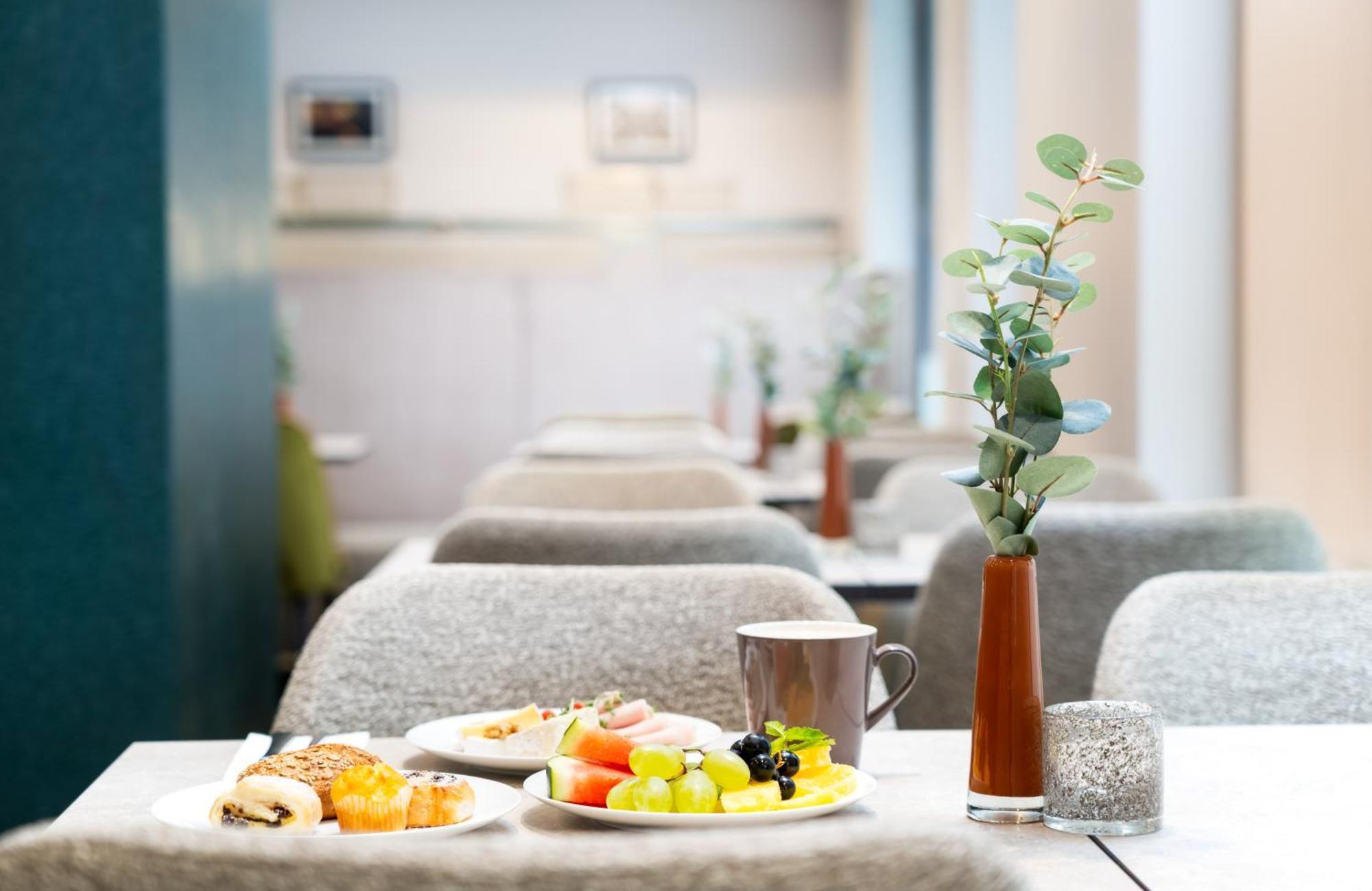Leonardo Boutique Center Hotel 4*