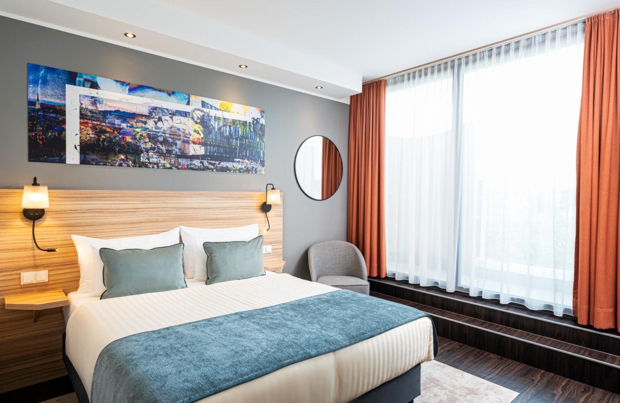 Leonardo Boutique Center Hotel
