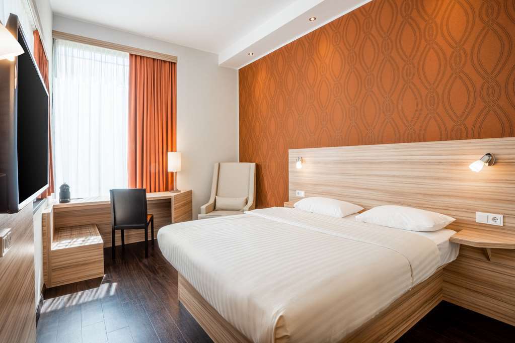 Leonardo Boutique Center 4* Linz