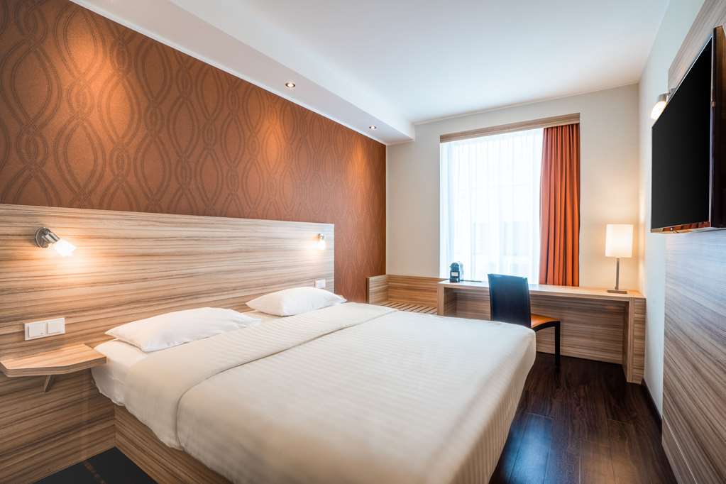 Leonardo Boutique Center 4*